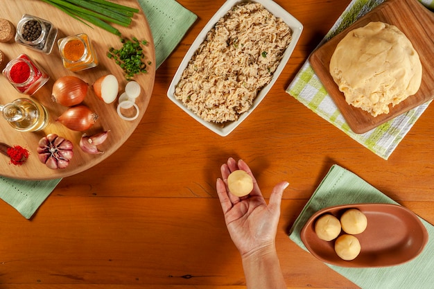 Co można zrobić z tofu naturalnego w codziennej kuchni?