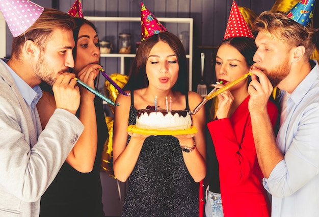 Co podać na kolację urodzinową żeby zaskoczyć gości?