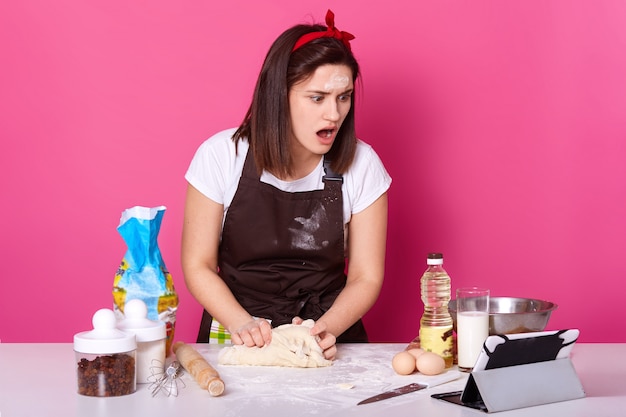 Co zrobić gdy ciasto nie wyrasta sposoby na uratowanie wypieku?