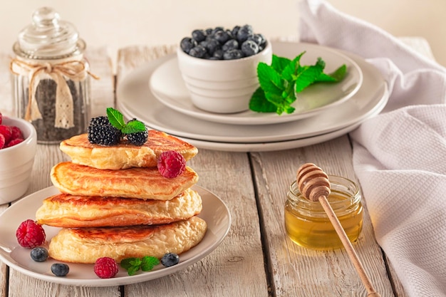 Jak zrobić domowe naleśniki amerykańskie puszyste pancakes idealne na śniadanie?