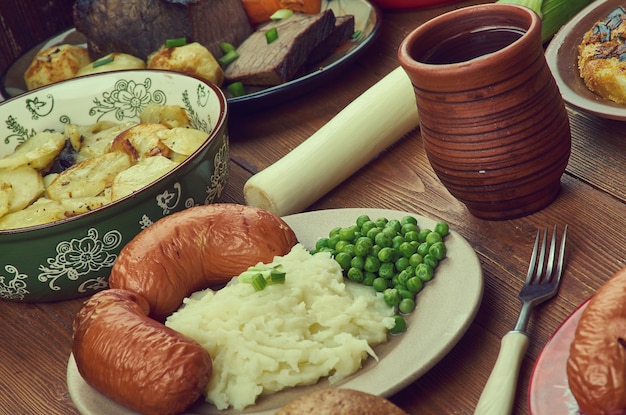 Jakie są tradycyjne polskie potrawy i co warto o nich wiedzieć?