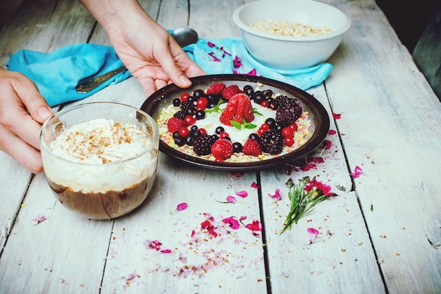 Zdrowe desery bez cukru pomysły na fit słodkości dla każdego łasucha