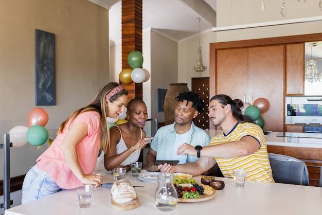 Co ugotować na imprezę domową żeby zaskoczyć gości?