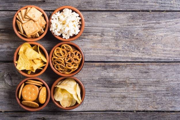 Jakie przekąski sprawdzą się na domowej imprezie?