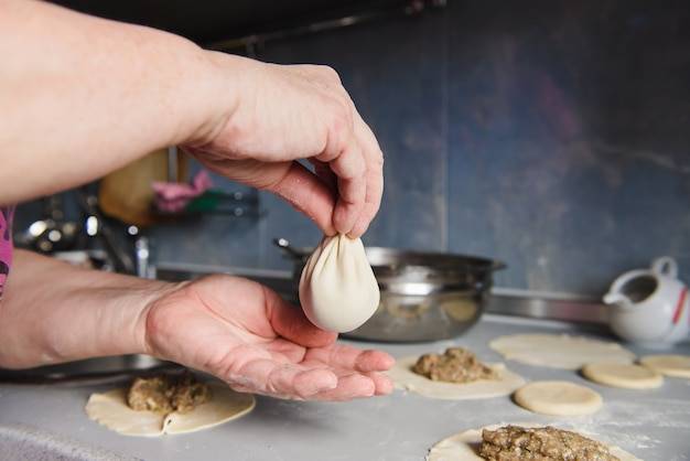 Chinkali jak długo gotować żeby były idealnie miękkie?