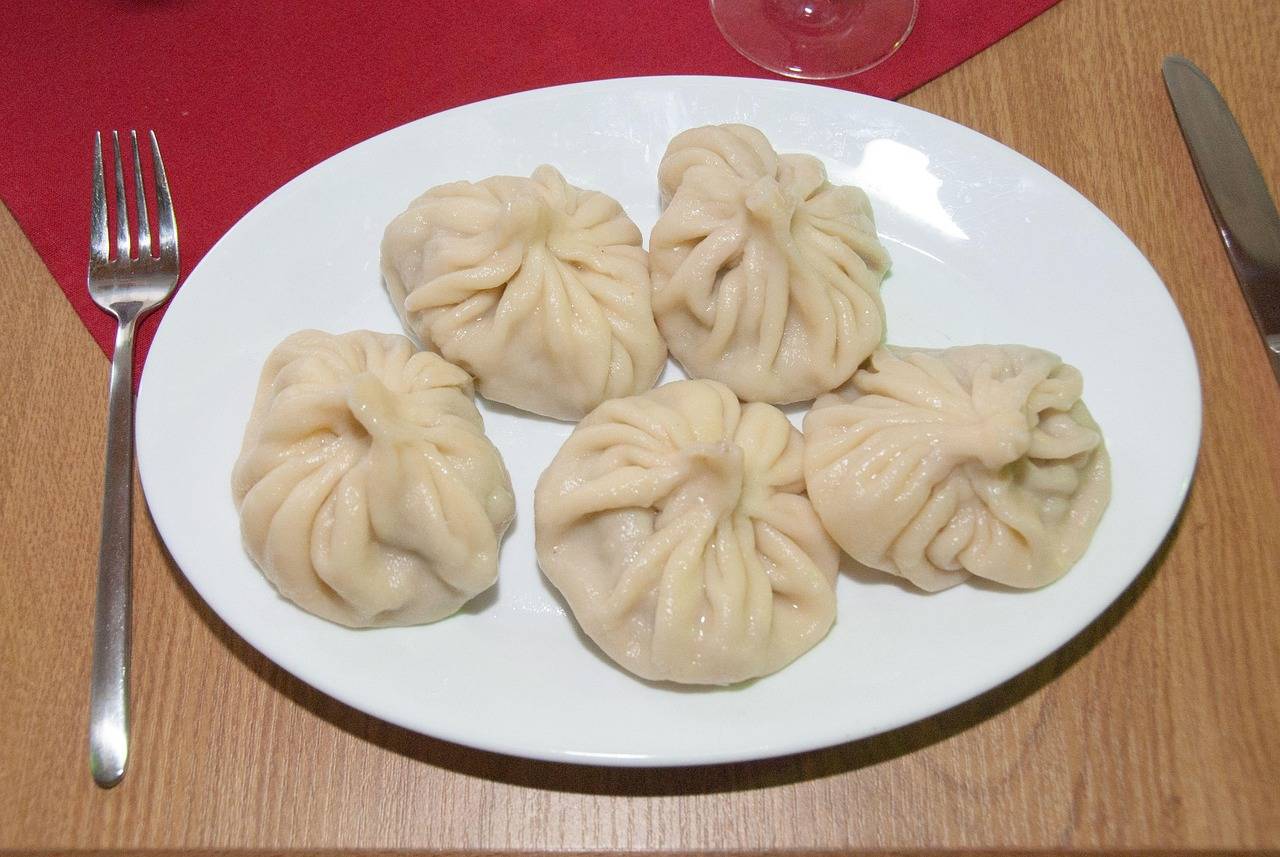 Jak zrobić pierogi gruzińskie w domowej kuchni?